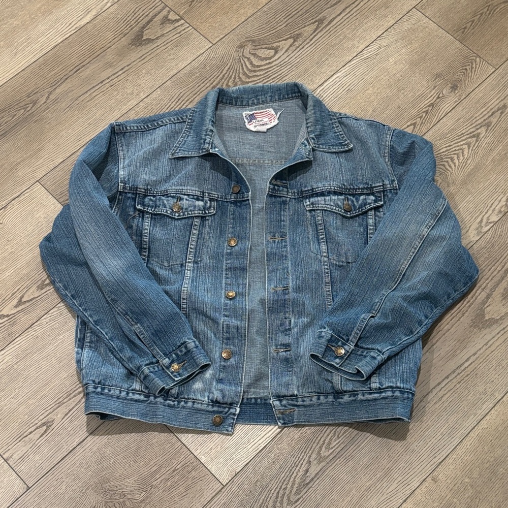 Lada Jean Jacket in 100% cotton. Men's L. Excellent condition. Classic style!